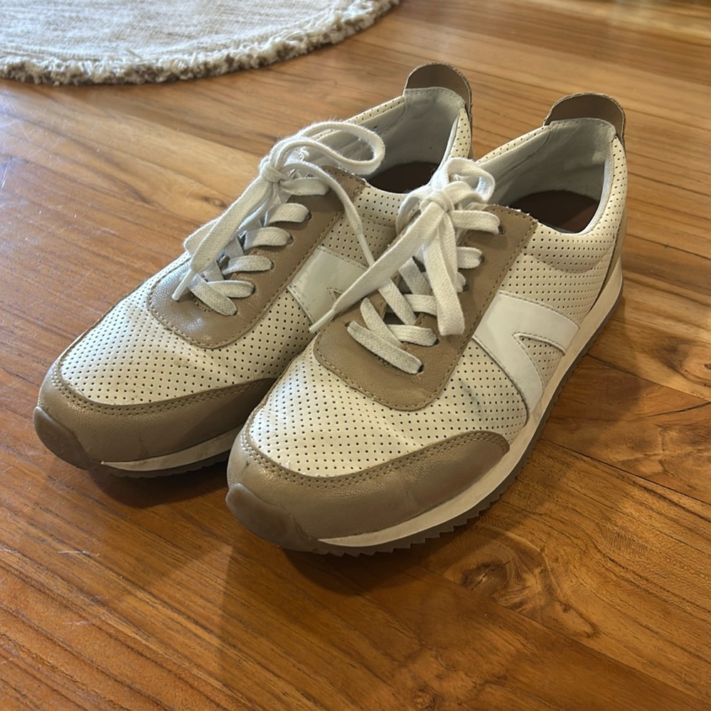 Mia tennis shoes